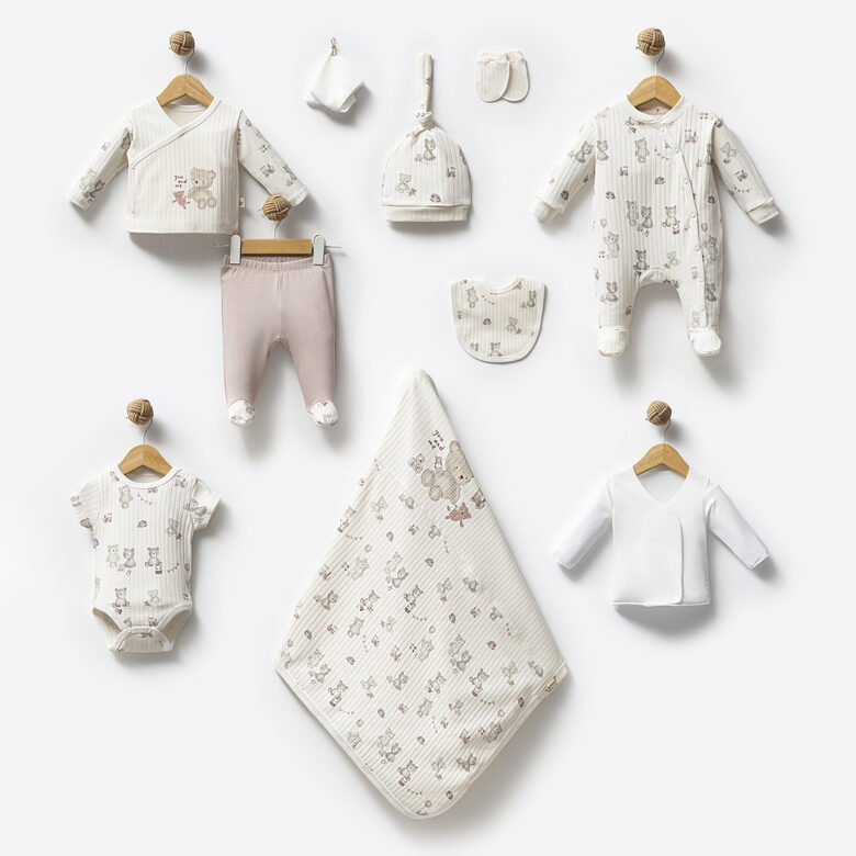 10-Piece Newborn Clothing Set with Teddy Print
