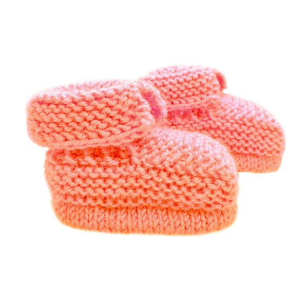 Knitted booties, peach